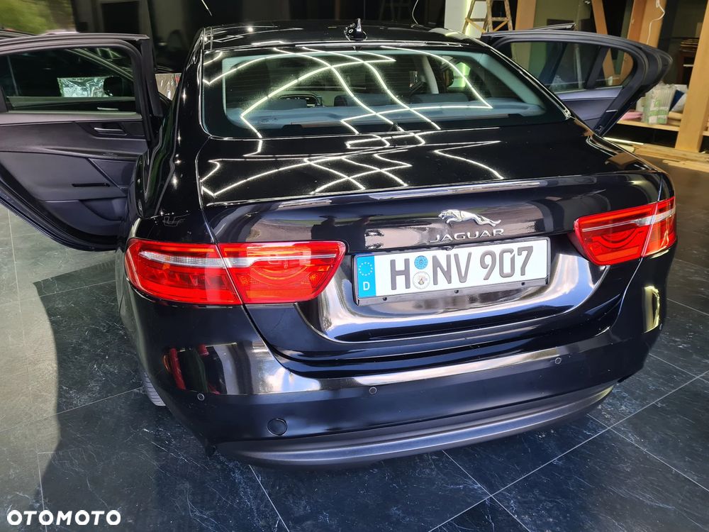 Jaguar XE 2.0 D Prestige - 26