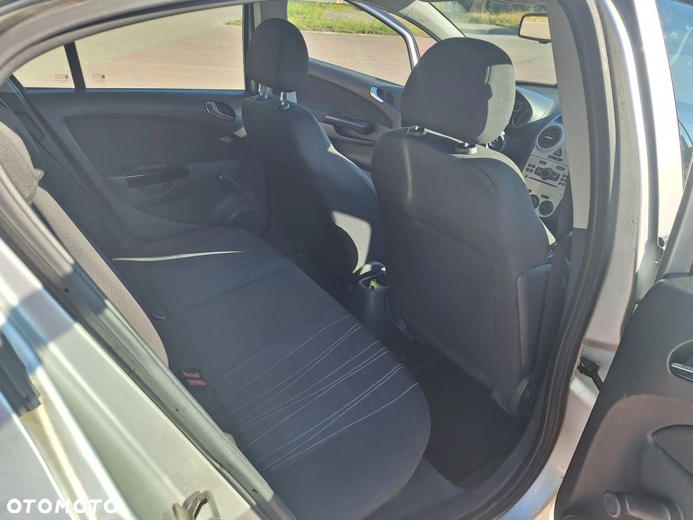 Opel Corsa 1.2 16V - 17