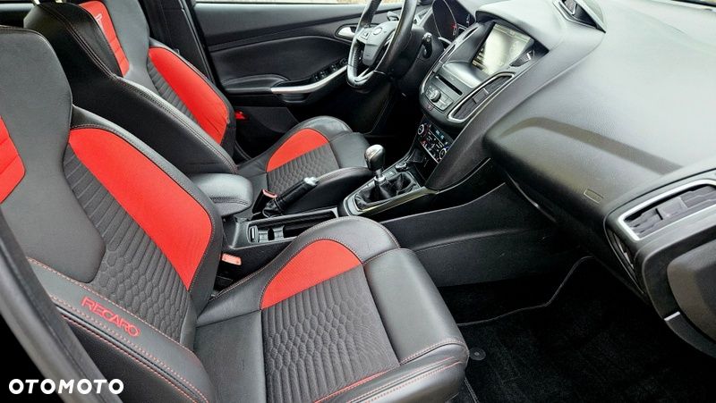 Ford Focus 2.0 TDCi ST - 20