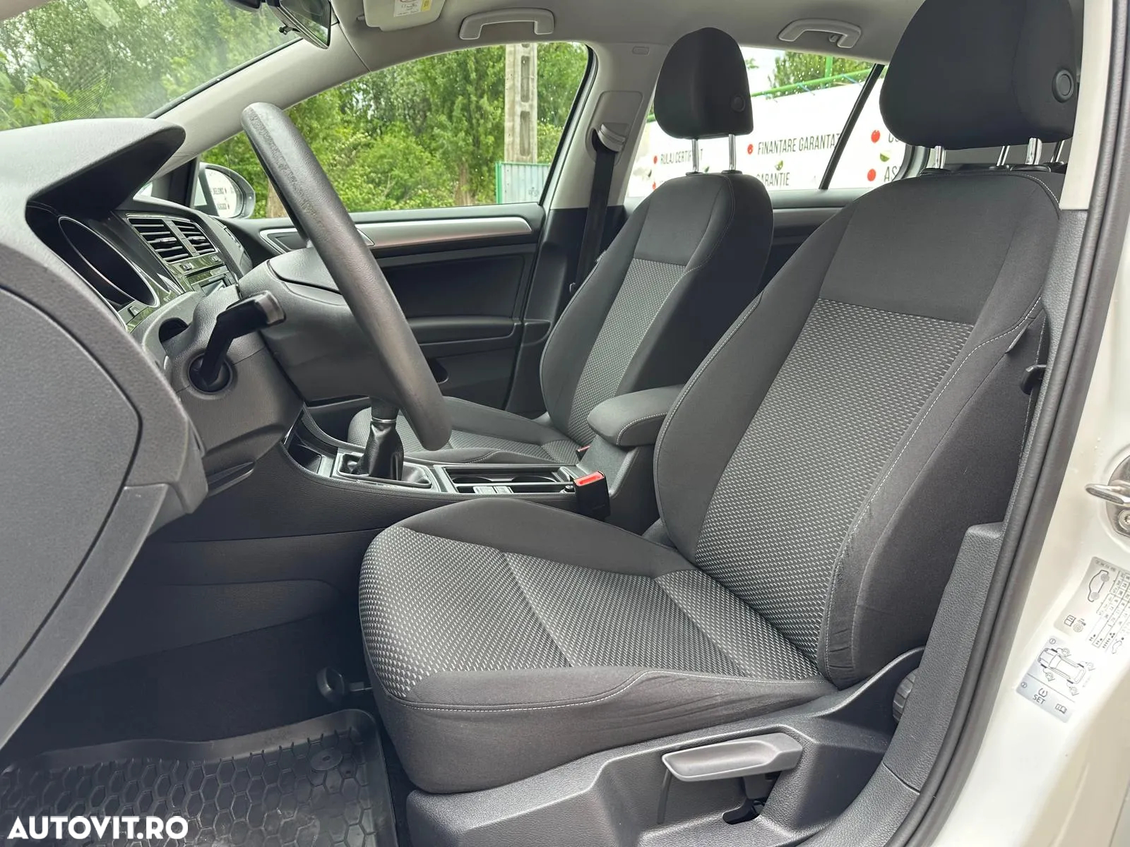 Volkswagen Golf 1.6 TDI Comfortline - 10