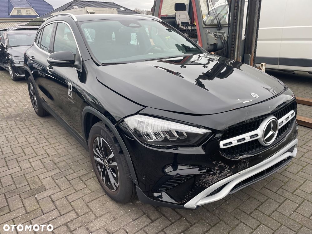Mercedes-Benz GLA - 1