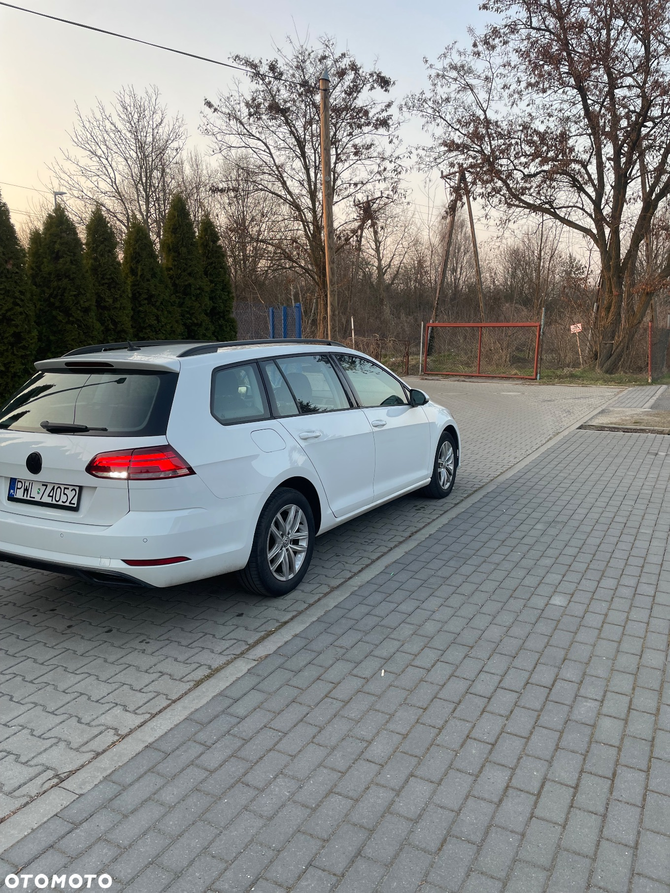 Volkswagen Golf 1.6 TDI BlueMotion Technology Comfortline - 8