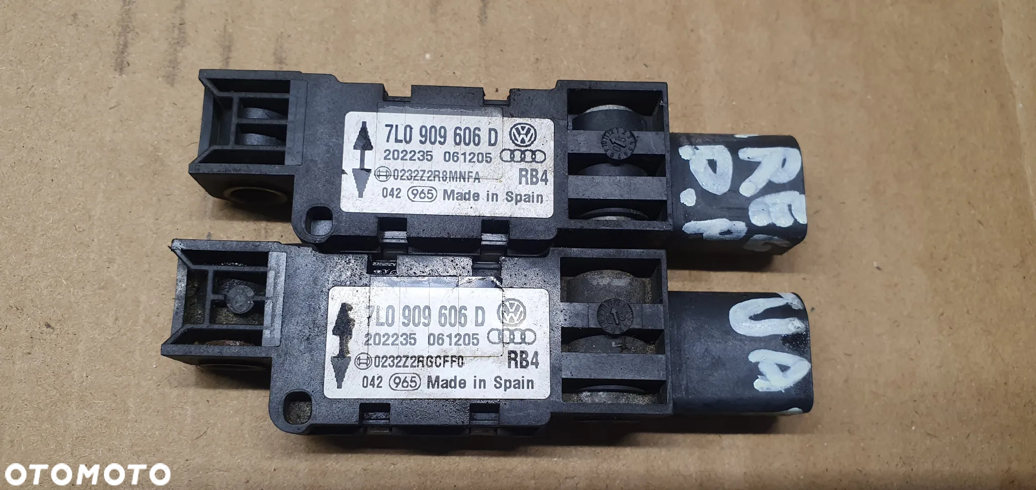 Czujnik uderzeniowy Airbag VW Touareg 7L0909606D - 4