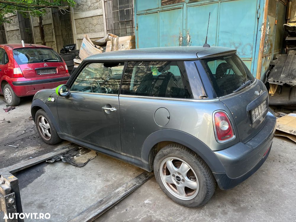 Dezmembrez Mini One/Mini Cooper gri inchis 2005 benzina - 2