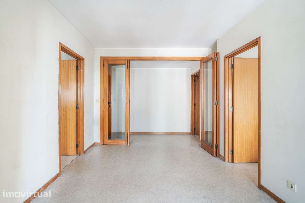 Apartamento T1 com garagem e varanda | Rua Júlio Dinis | Porto - Grande imagem: 4/30