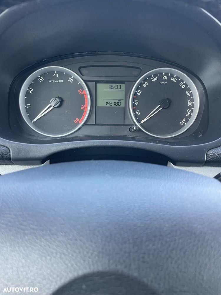 Skoda Fabia 1.2 HTP Classic - 11