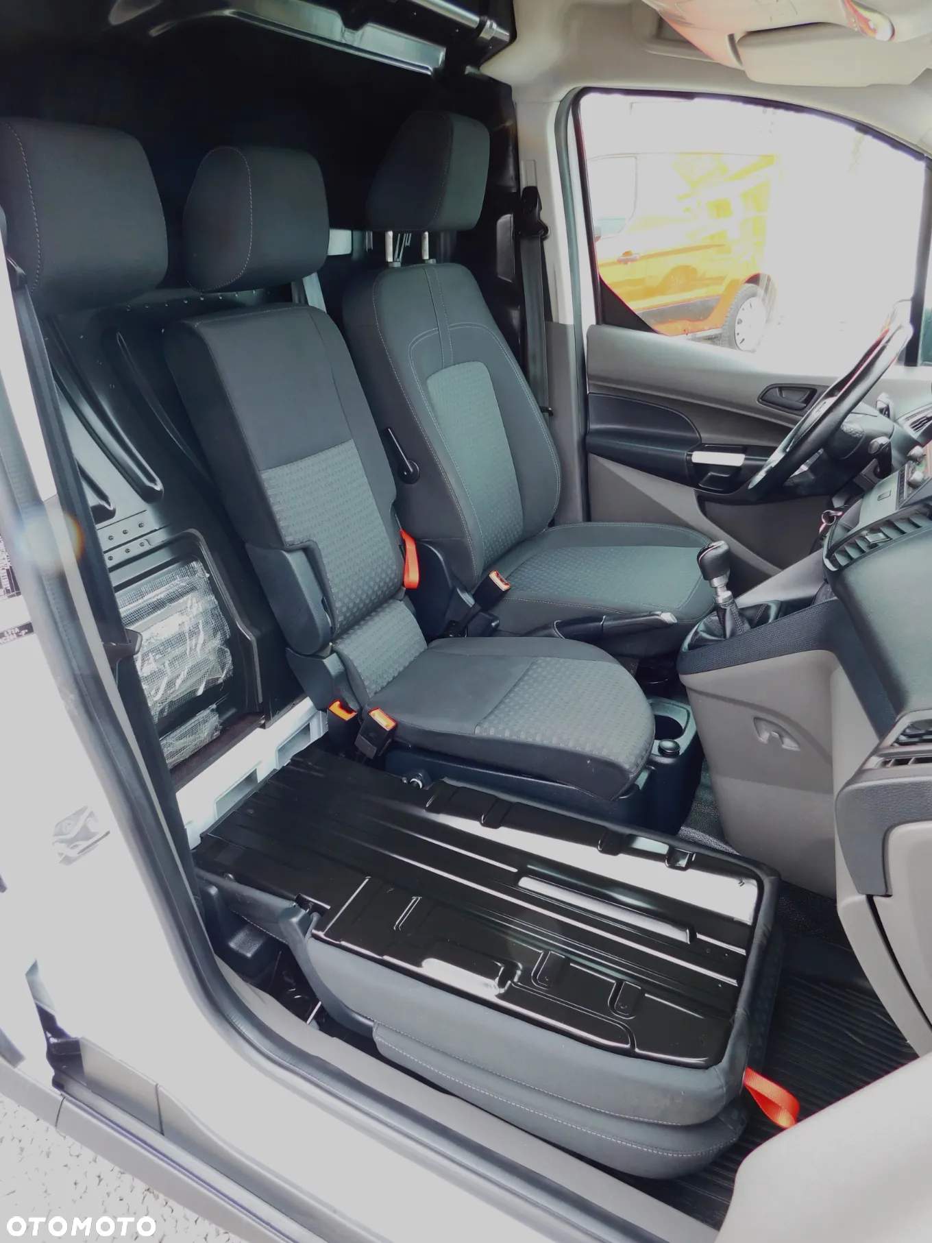 Ford Transit Connect - 15