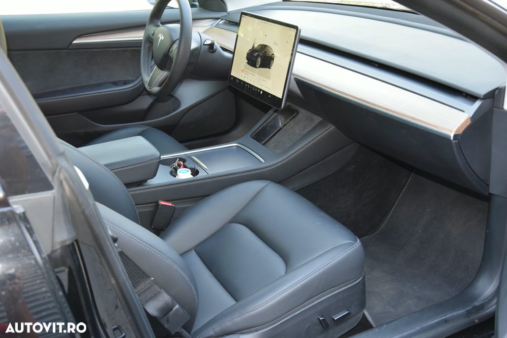 Tesla Model 3 Long Range AWD Premium - 4