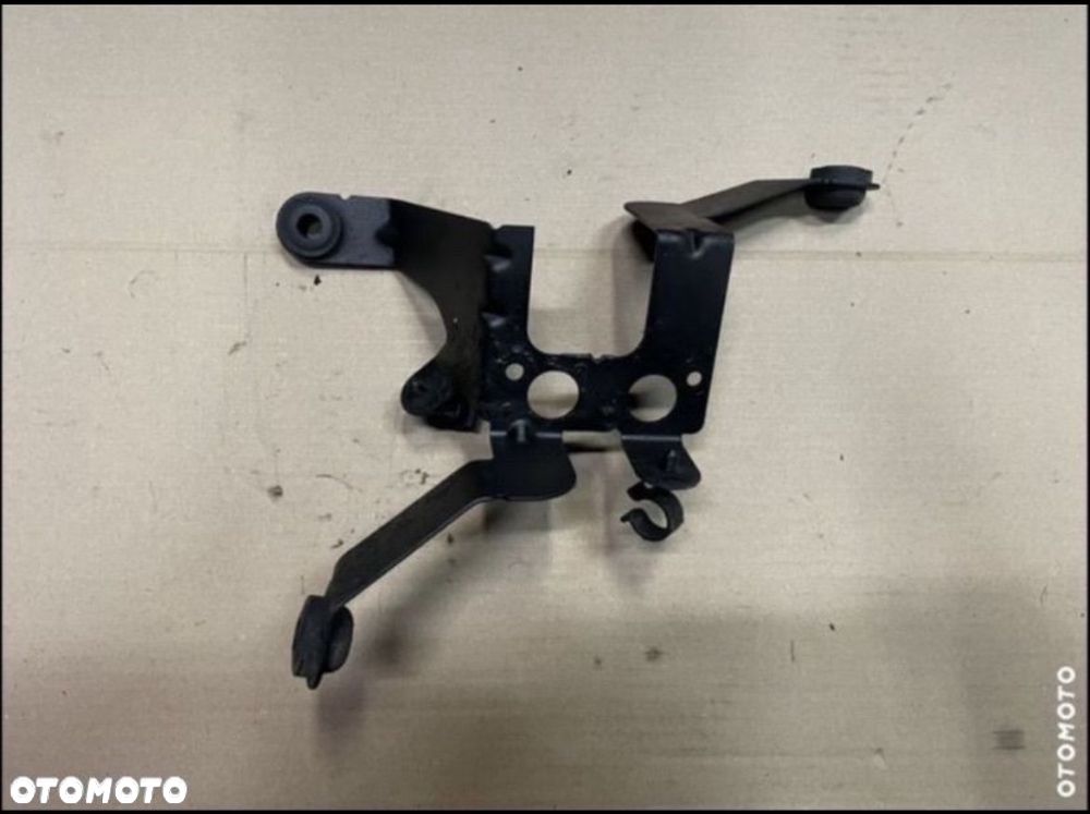 Uchwyt mocowanie pompy abs Ford fusion mk1 fiesta mk6