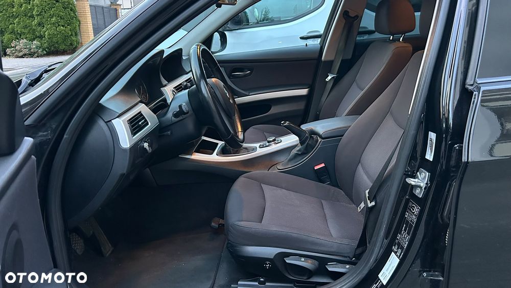 BMW Seria 3 320d Efficient Dynamics - 22