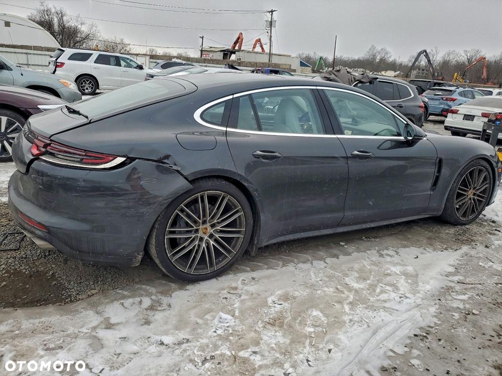 Porsche Panamera - 3