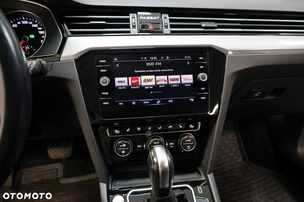 Volkswagen Passat - 20