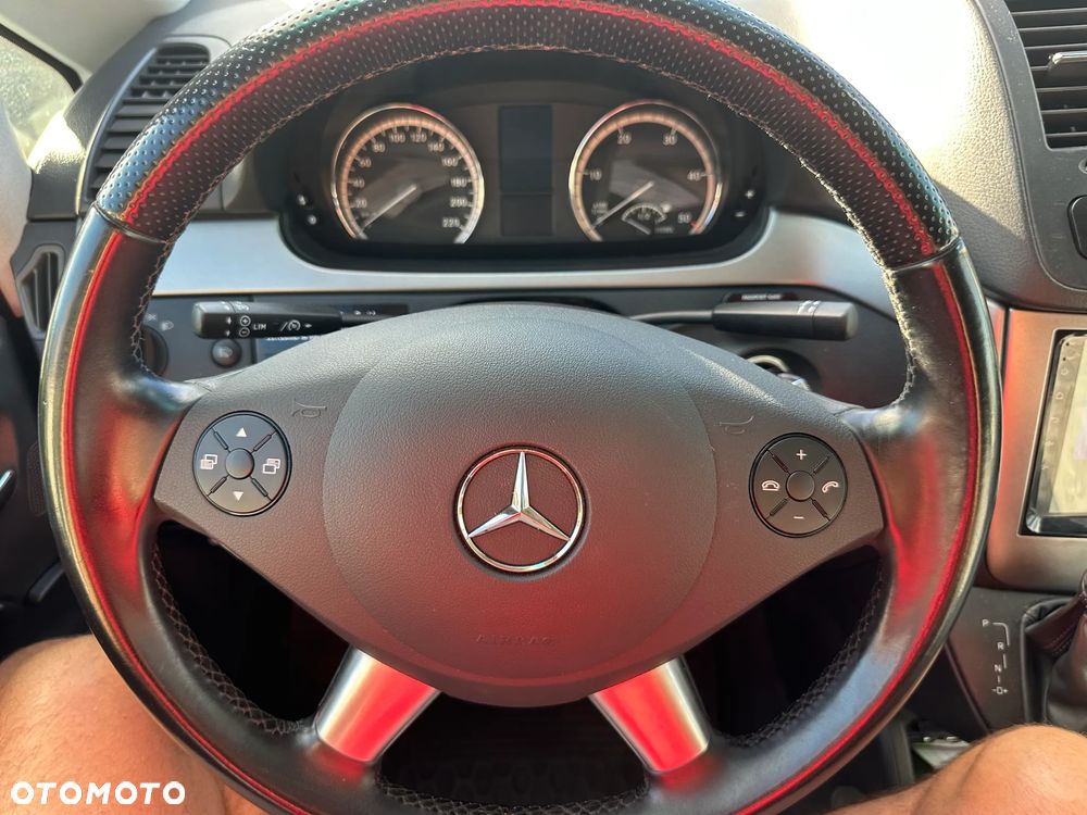 Mercedes-Benz Viano - 24