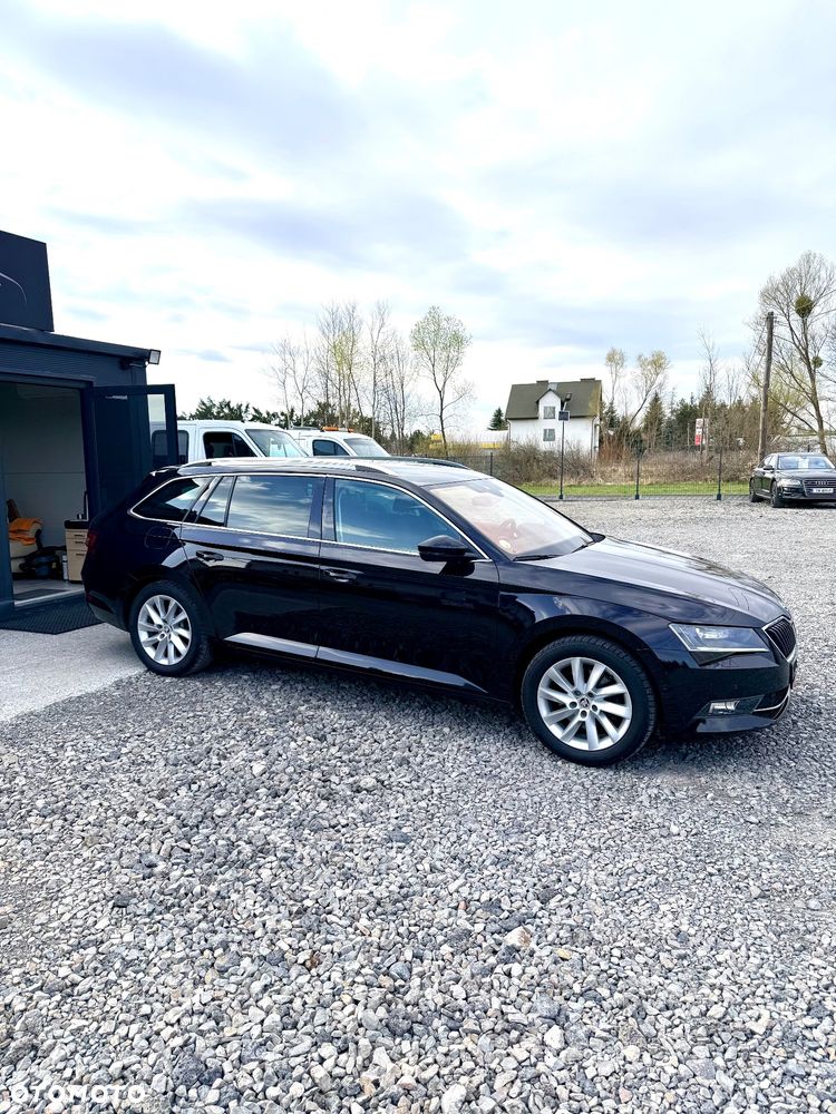 Skoda Superb 2.0 TDI Premium Edition - 3