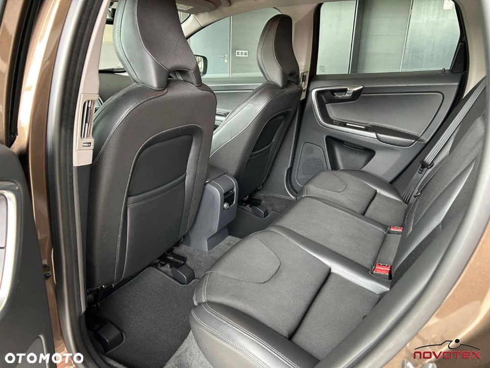 Volvo XC 60 D3 Geartronic Momentum - 27