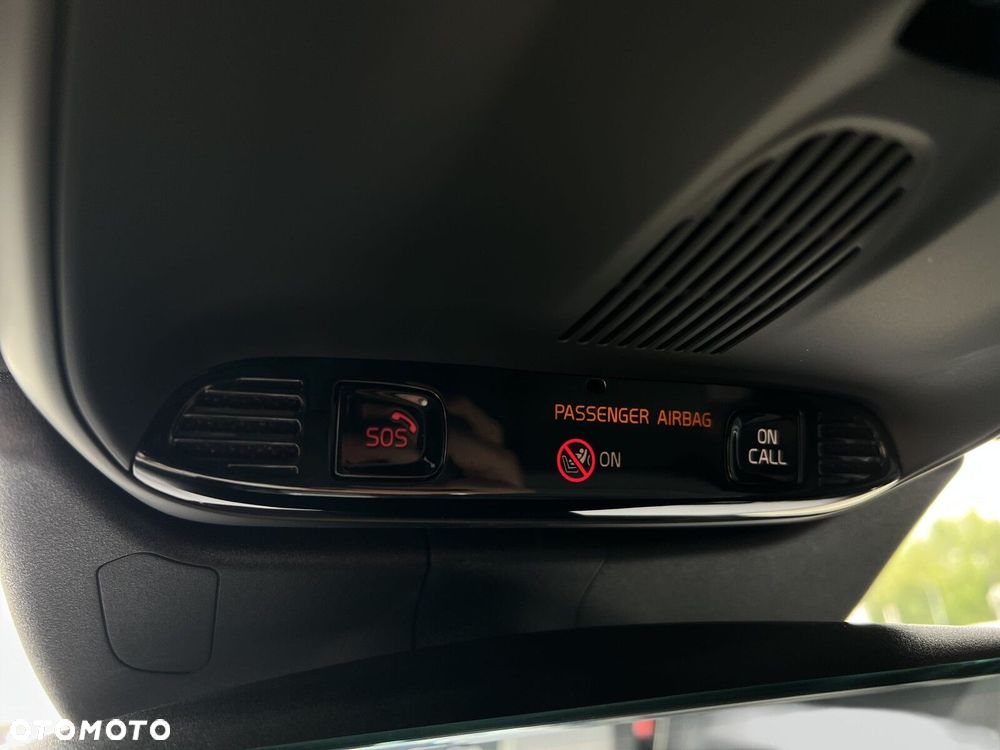 Volvo XC 60 B4 D AWD R-Design - 19