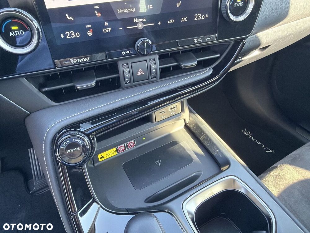Lexus NX 350h Elegance 2WD - 18