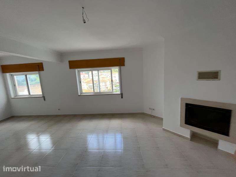Apartamento T3 na Azambuja - Grande imagem: 2/15