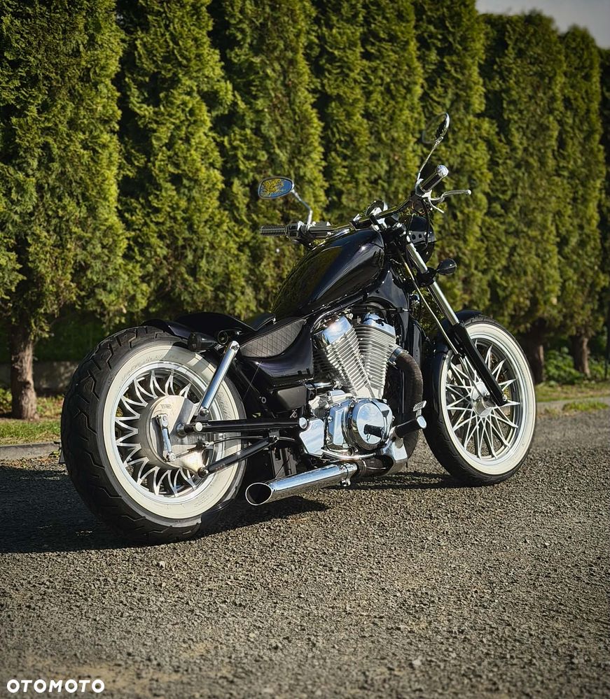 Suzuki Intruder - 4