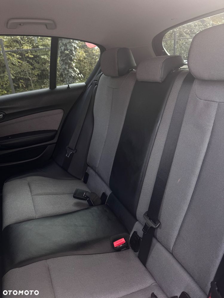 BMW Seria 1 116i - 14