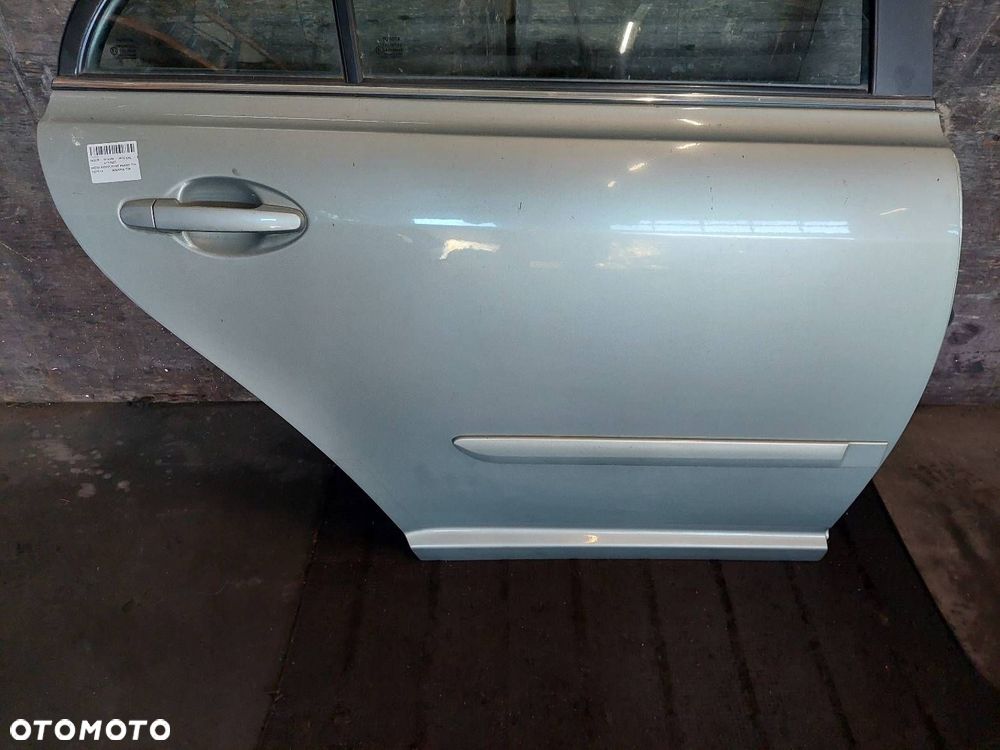 DRZWI KOMPLETNE PRAWY TYŁ AVENSIS T25 HB 5D 6T1 - 9