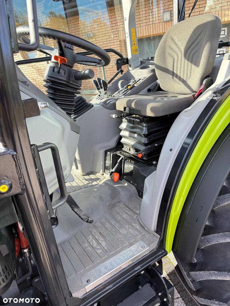 Claas Nexos 230s - 10