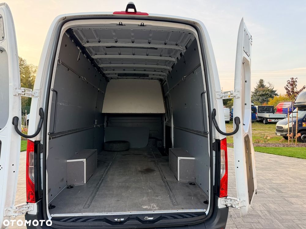 Mercedes-Benz Sprinter - 23