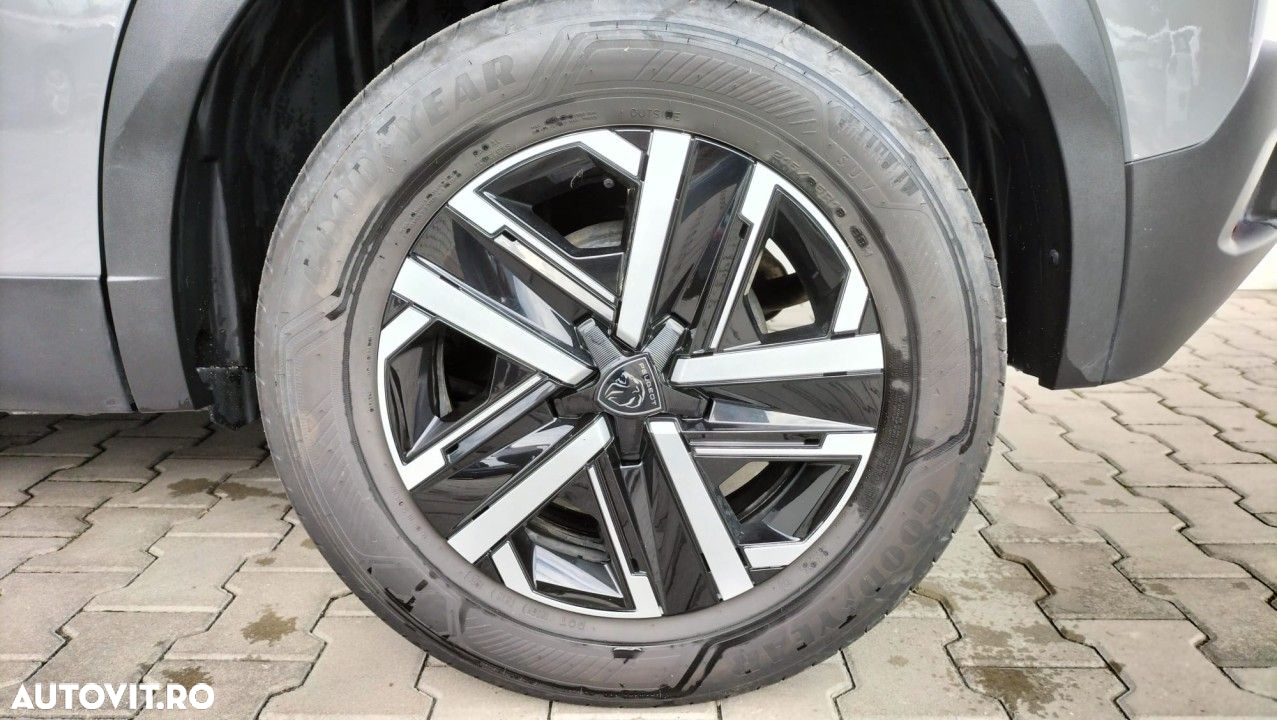 Peugeot 2008 - 10