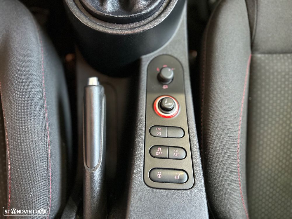 SEAT Leon 2.0 T FSI FR - 34