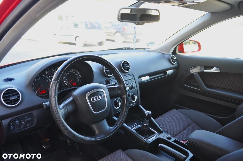 Audi A3 3-drzwiowe 2.0 FSI Attraction - 11