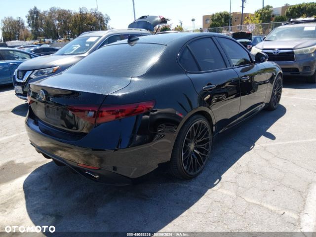 Alfa Romeo Giulia 2.0 Turbo 16V AT8 Veloce Ti - 4