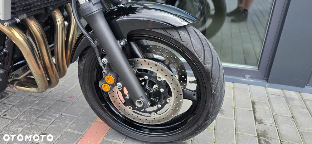 Yamaha XJR - 7