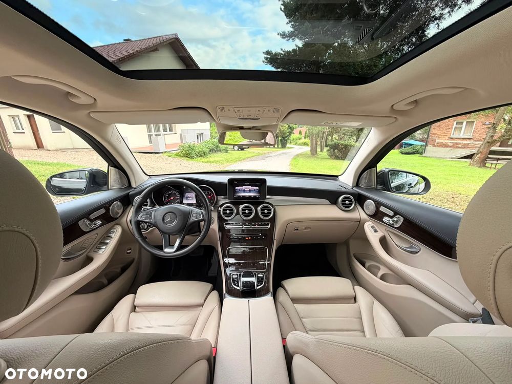 Mercedes-Benz GLC 250 4Matic 9G-TRONIC AMG Line - 21
