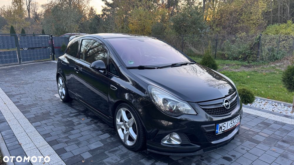 Opel Corsa 1.6 Turbo OPC Nürburgring Edition - 1