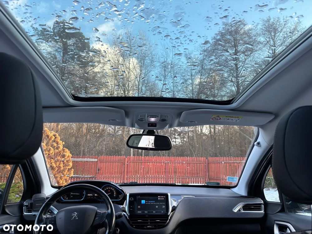 Peugeot 2008 1.2 Pure Tech Allure S&S EAT6 - 14