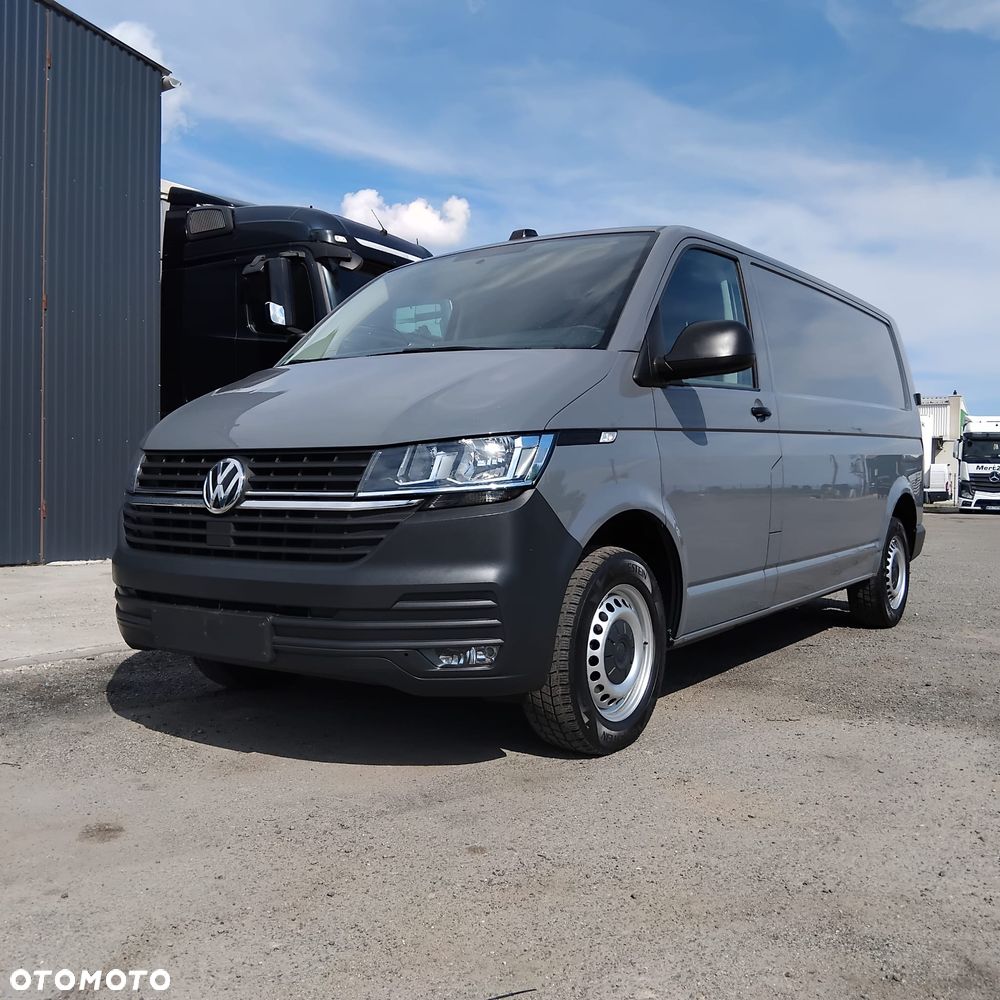 Volkswagen Transporter - 1