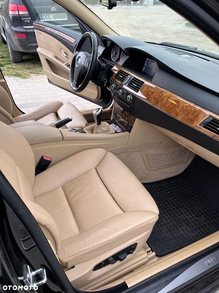 BMW Seria 5 523i Edition Exclusive - 10
