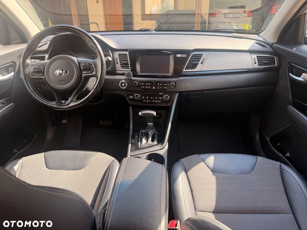 Kia Niro 1.6 GDI Hybrid L Business Line - 10