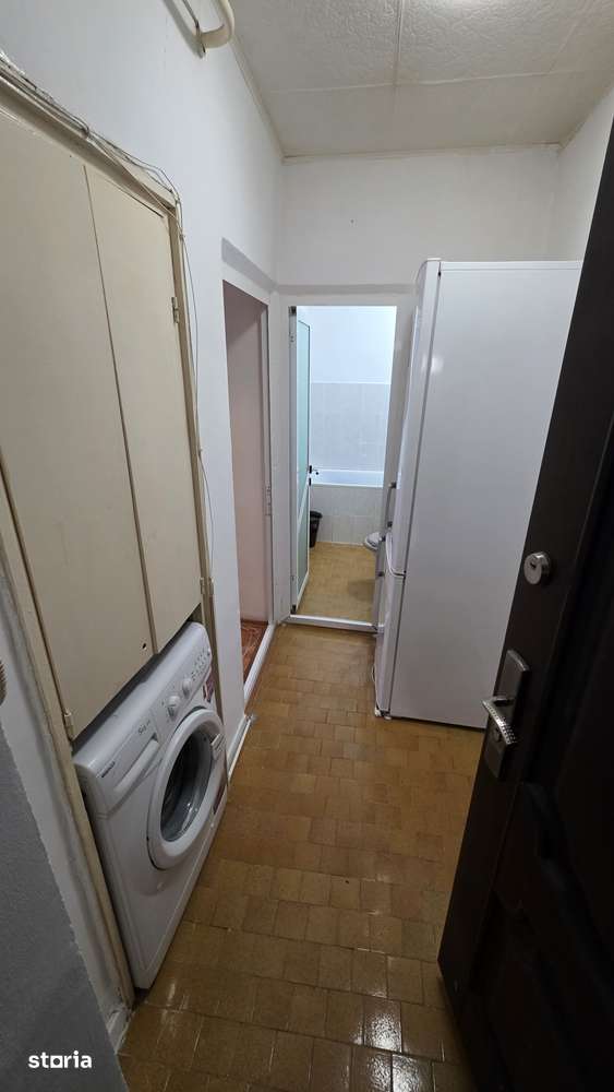 Vand garsoniera et. 4 zona Spital - Imagine principală: 3/7