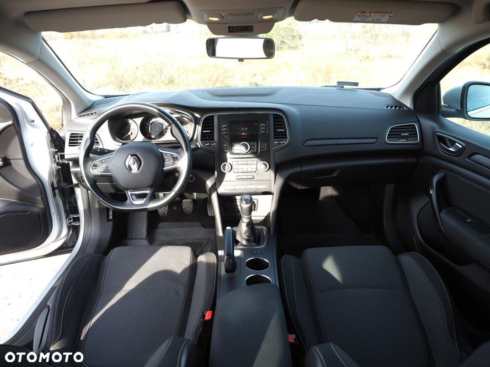 Renault Megane 1.5 Blue dCi Business - 11