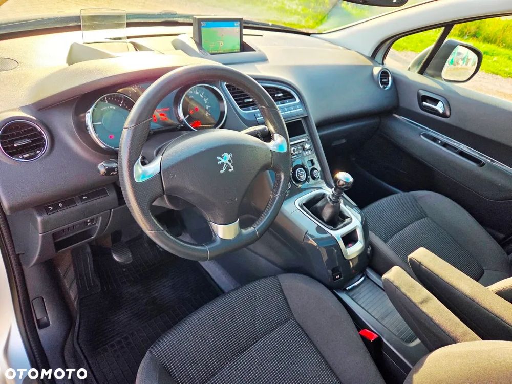 Peugeot 5008 HDI 115 Allure - 28