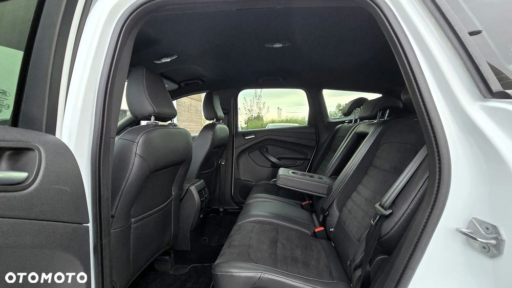 Ford Kuga 1.5 EcoBoost 2x4 ST-Line - 29
