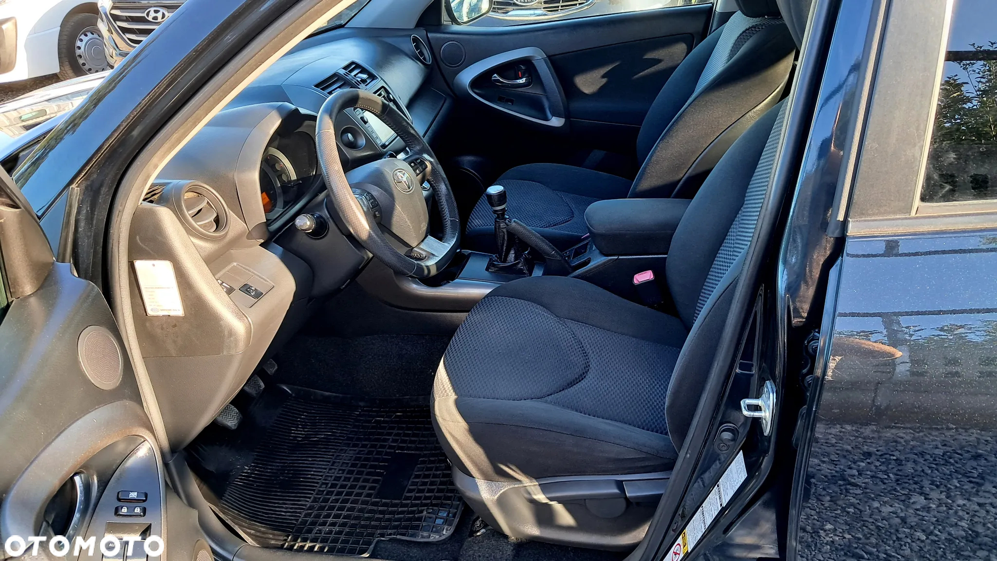 Toyota RAV4 2.0 VVT-i Premium - 6
