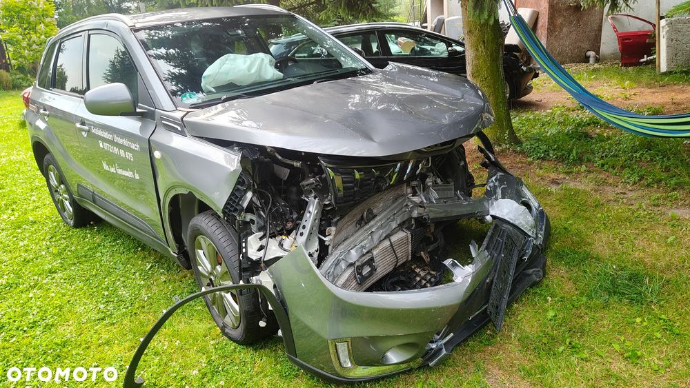 Suzuki Vitara 1.0 Boosterjet Premium 4WD - 1
