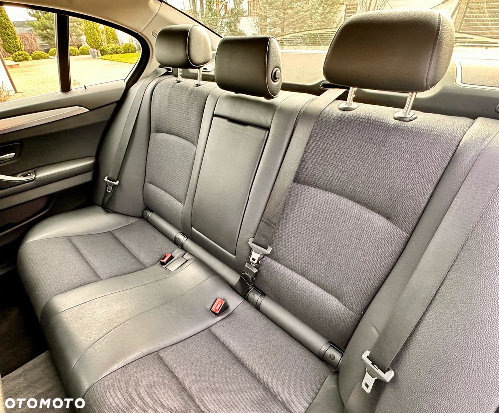 BMW Seria 5 - 16