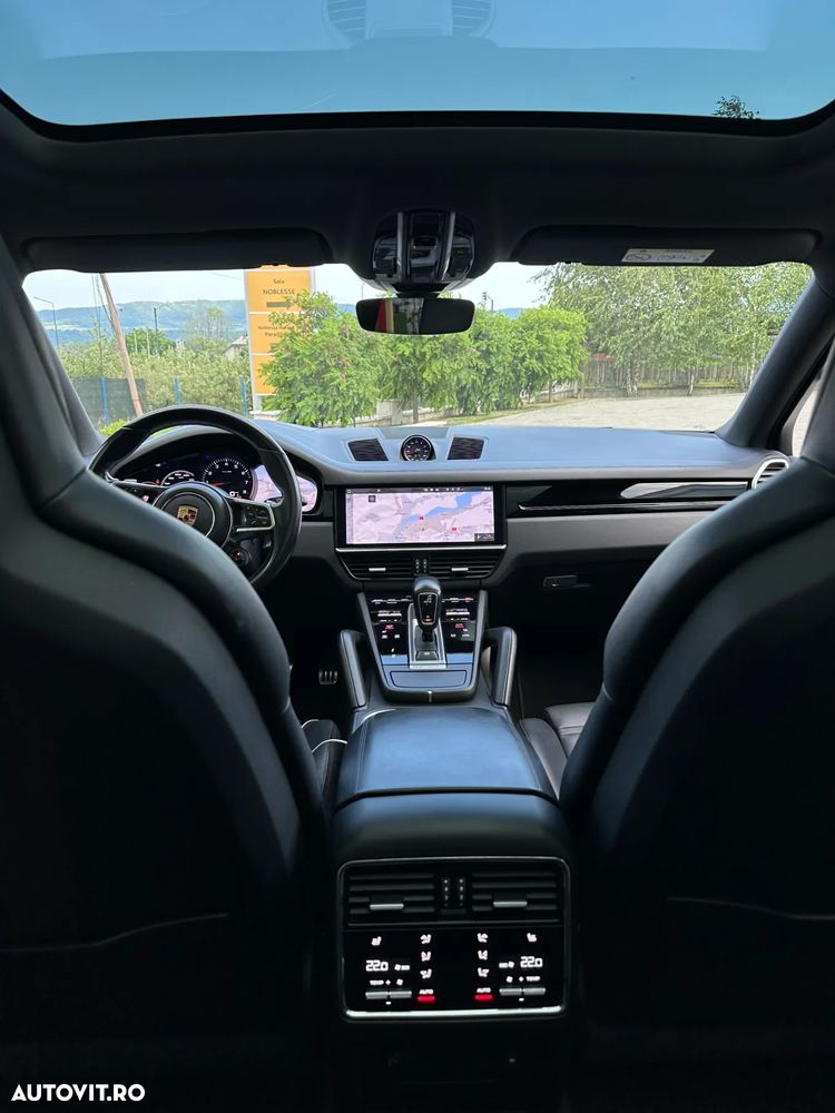 Porsche Cayenne Coupe S - 8