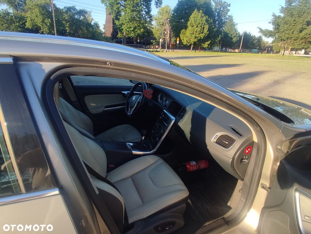 Volvo V60 D4 Edition - 9