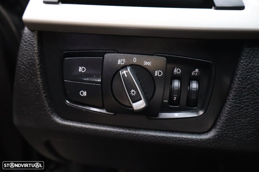 BMW 318 d Aut. Blue Performance Modern Line - 13