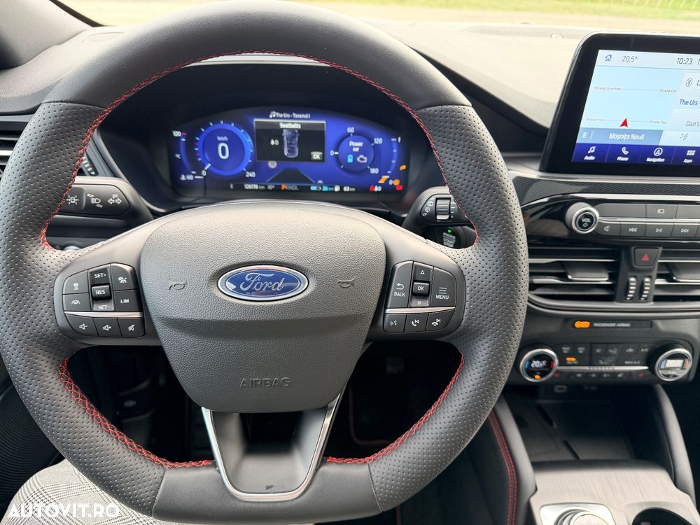 Ford Kuga 2.5 Duratec PHEV ST-LINE X - 16