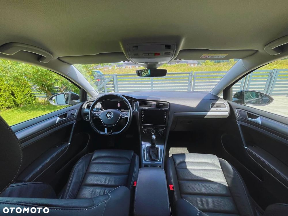 Volkswagen Golf - 11